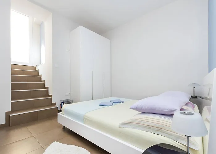 בית הארחה Varos