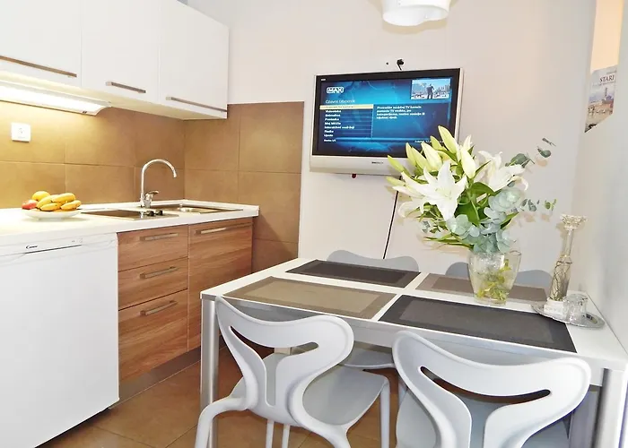 Varos בית הארחה