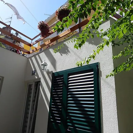 Varos Guest house 3*