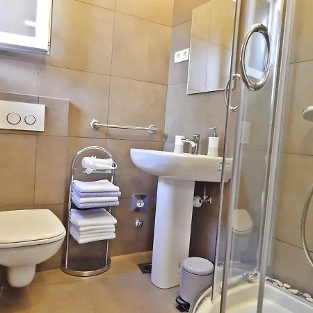 Varos Guest house