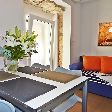 Guest house Varos